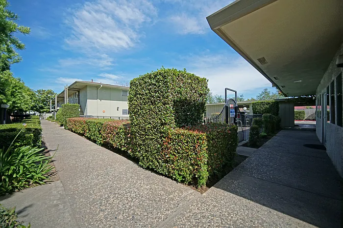 Building Photo - 3410 Mission Ave #26