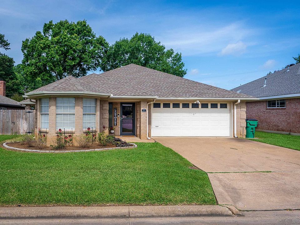1st image of 7 Pebble Creek Dr N