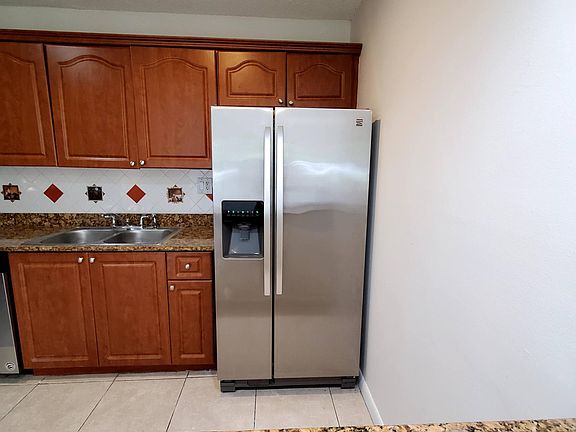 3rd image of 10500 NW 37th St Unit E