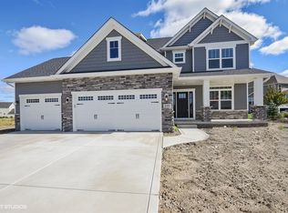 848 Highlands Dr, Crown Point, IN