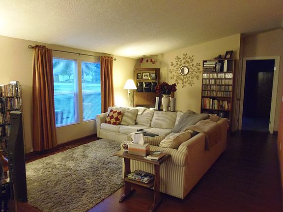 3rd image of 2914 99th Ave NE