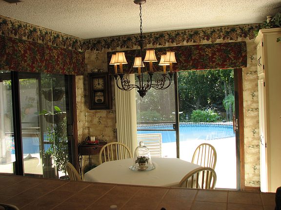 4th image of 340 Cypress Landing Dr