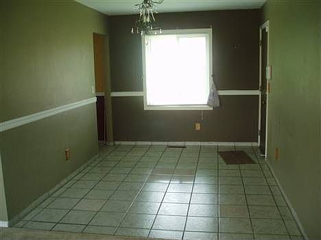 4th image of 1720 Provincial Dr
