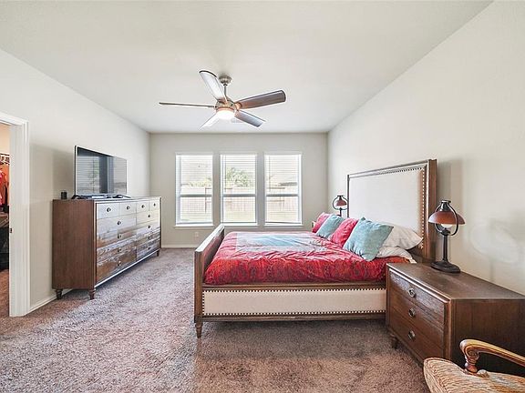 4th image of 205 Woodside Court
