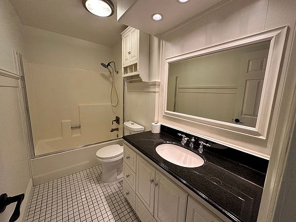 4th image of 41 Terrace Cir