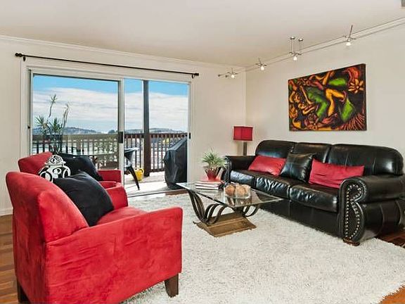 Living Area (2)