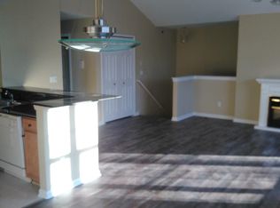 1702 Deepwood Cir, Rochester, MI 48307