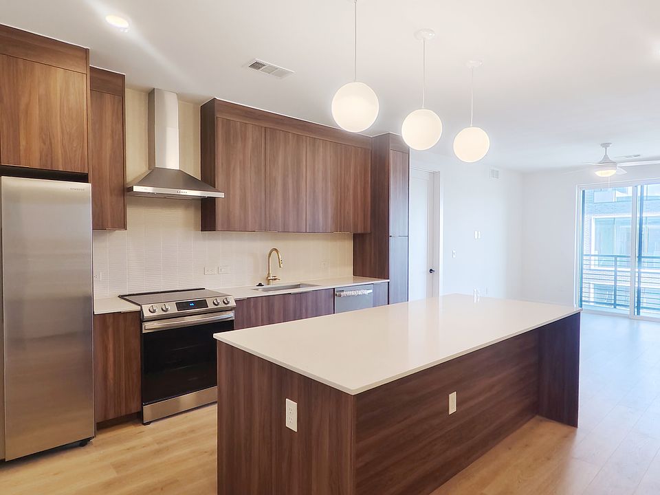 1st image of 1701 Simond Ave Unit 611