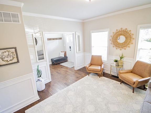 5th image of 849 E Shakespeare Dr