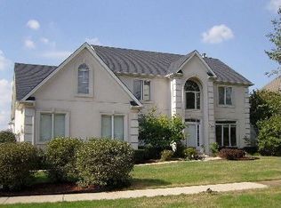 888 Lakeridge Ct, Aurora, IL 60502