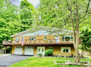 20 Crescent Dr N, Andover, NJ 07821