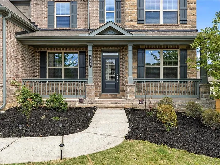 304 Cochin Dr — Photo 5