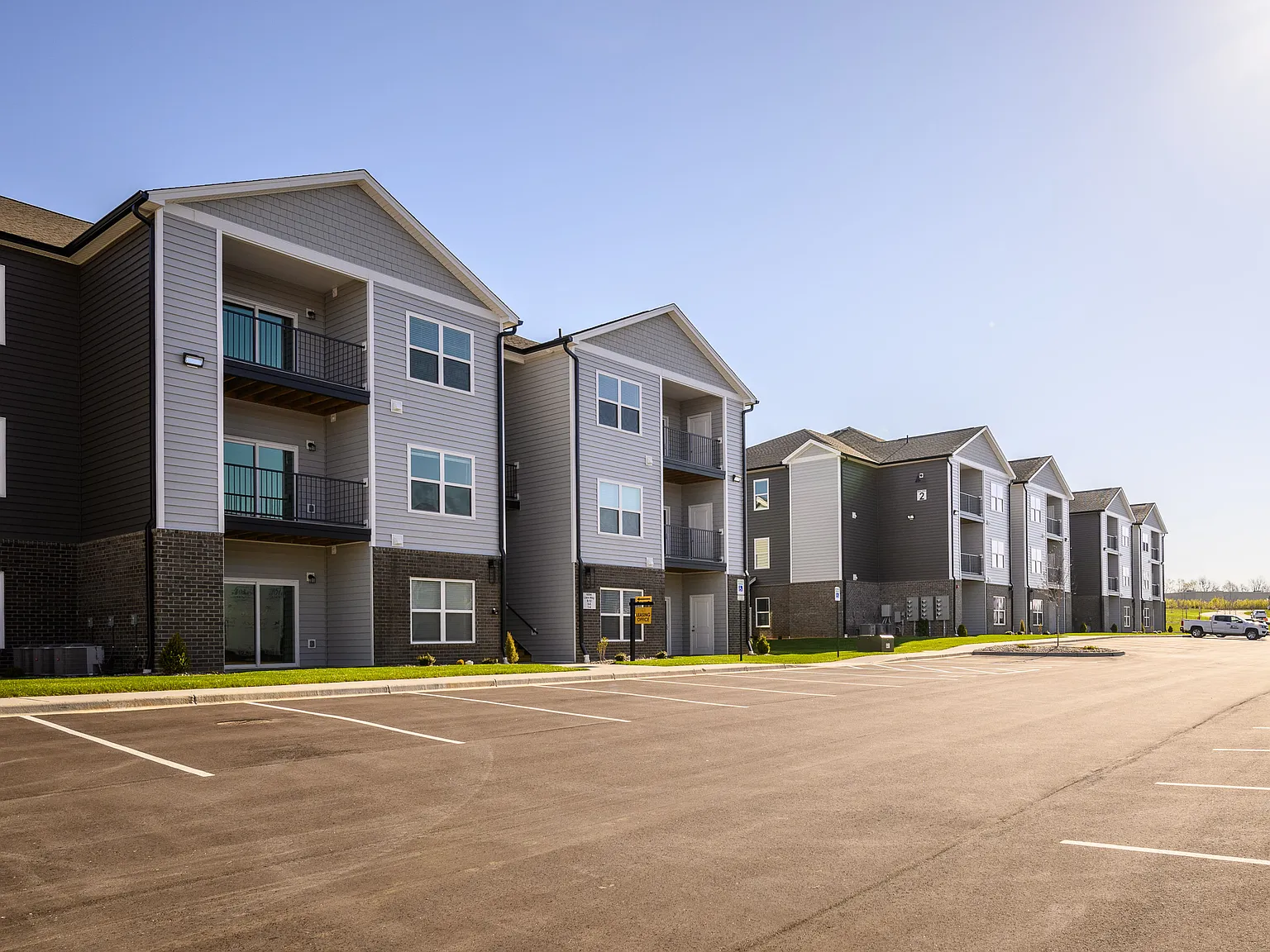 Knob Hill Communities — Photo 1
