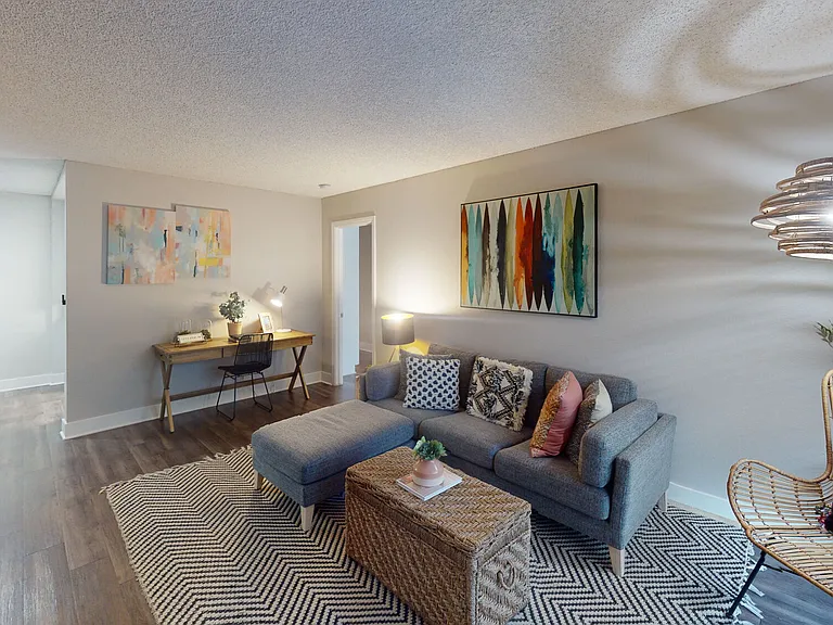 Axiom Tustin — Photo 19