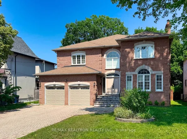 25 Clarkhill St, Toronto, ON M2R 2G6