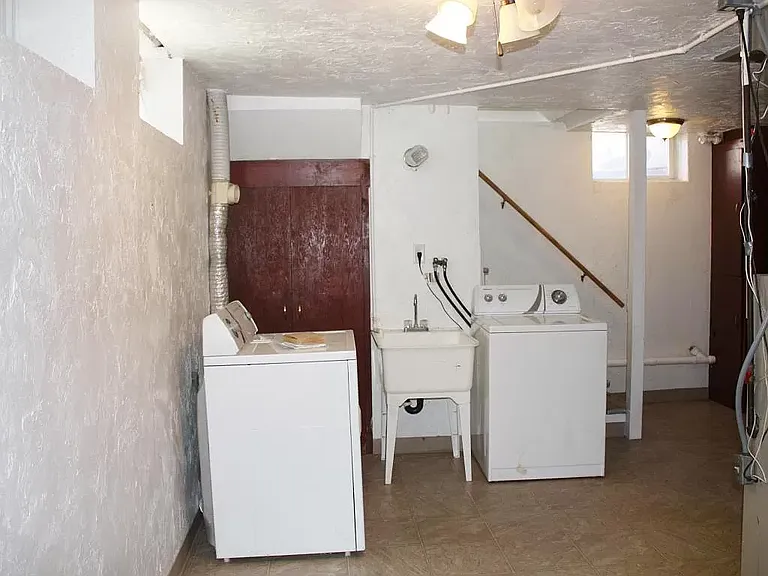 160 E McArthur Ave — Photo 20
