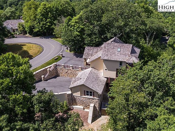 3rd image of 1044 Elk River Parkway