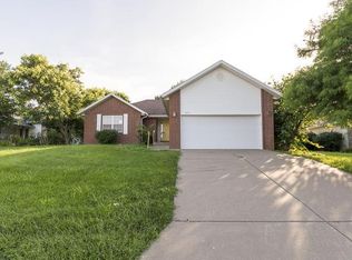 805 S Ballard Dr, Nixa, MO 65714