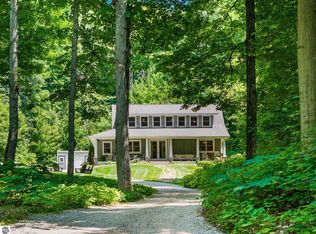 3027 S Blake Ln, Lake Leelanau, MI 49653