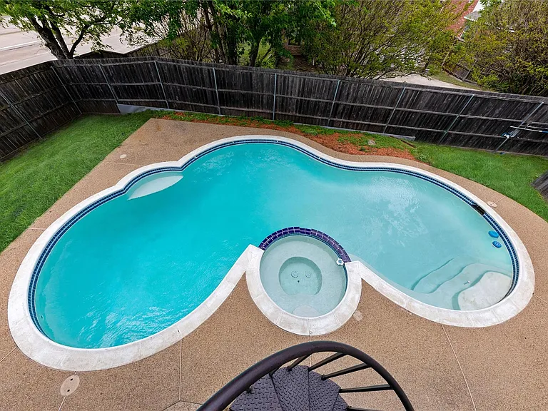 776 Monticello Cir — Photo 2