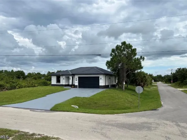3119 63rd St W, Lehigh Acres, FL 33971