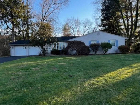 9 Highview Ln, Yardley, PA 19067