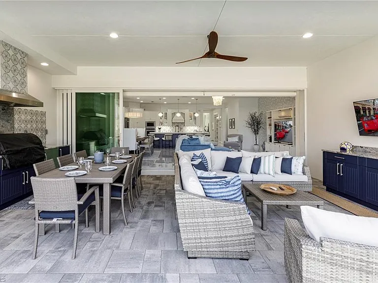 8963 Gustavia Ct — Photo 8