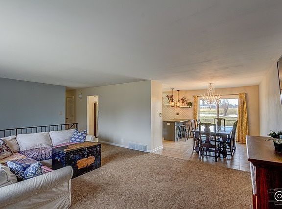 5th image of 401 Fairmont Dr