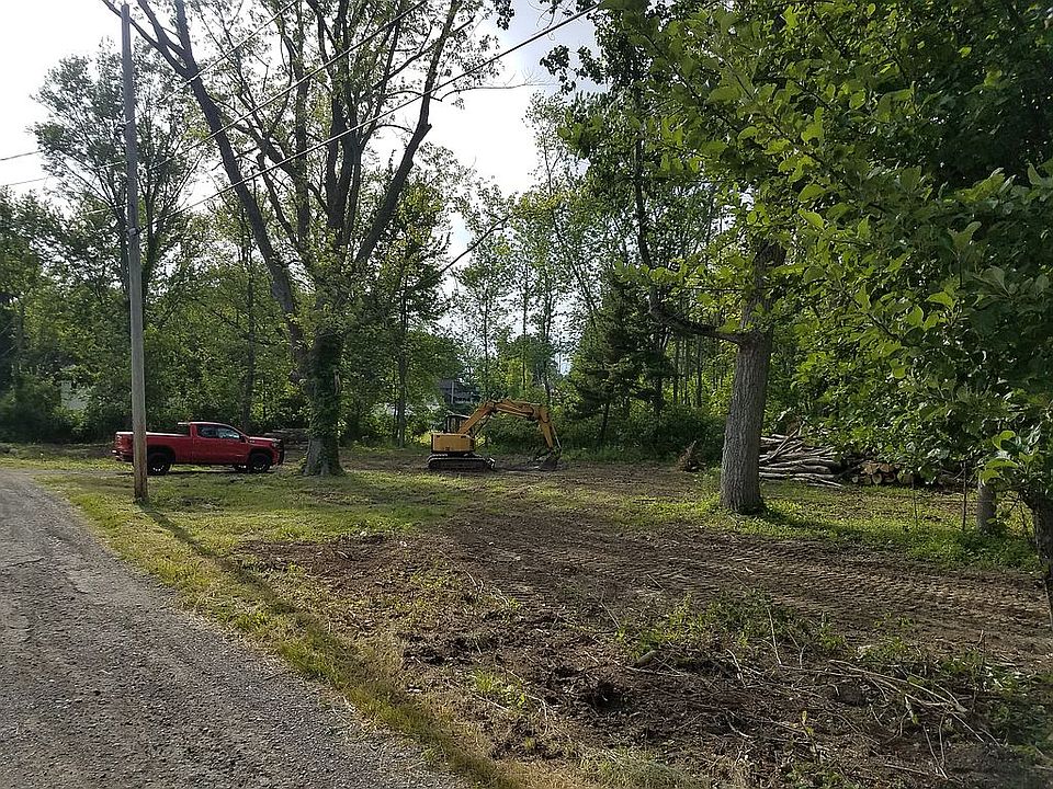 1st image of 670 Sandy Ave