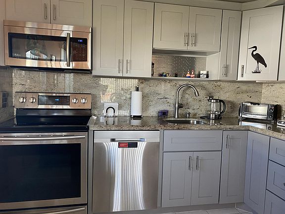 4th image of 301 Wellington Cir #L-3010