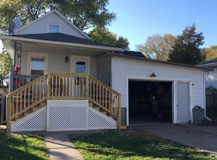 118 Roselawn Ave, Muscatine, IA 52761