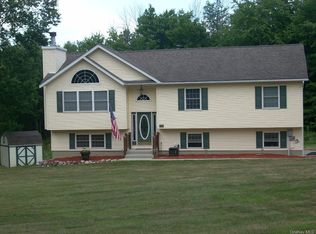 11 Snow St, Bloomingburg, NY 12721