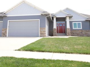 9401 W Dragonfly Dr, Sioux Falls, SD 57107