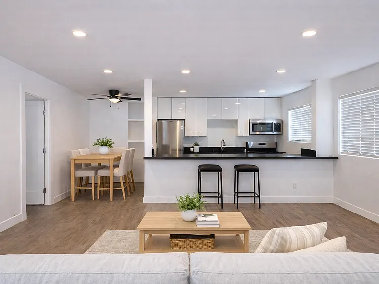 6556 Lamirada Ave — Photo 9