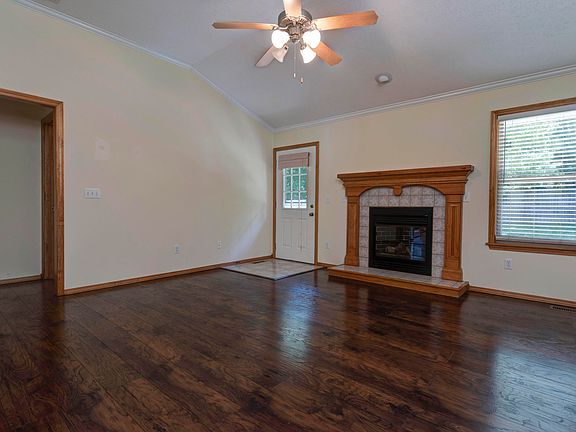 4th image of 4328 S Hemlock Ave