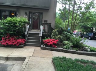 2035 Golf Course Dr, Reston, VA 20191