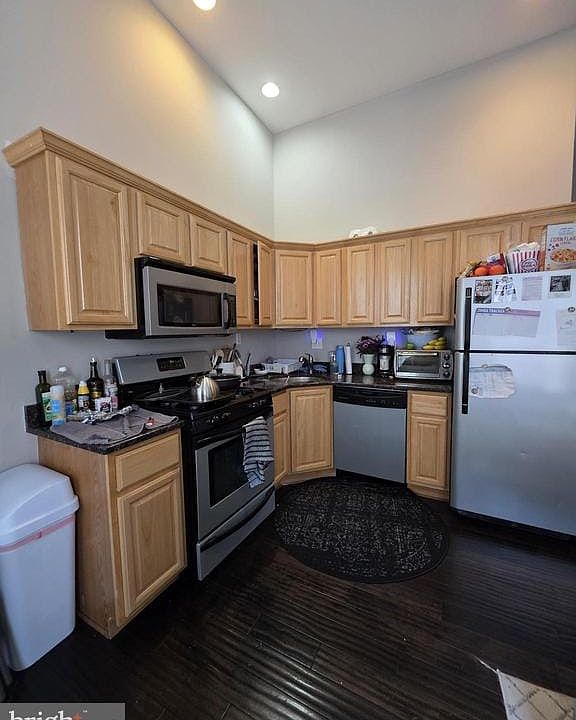 1st image of 1609 Mount Vernon St APT 1
