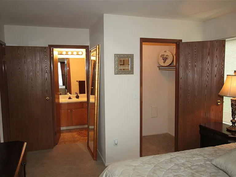 Eaglerock Village Apartments — Photo 38