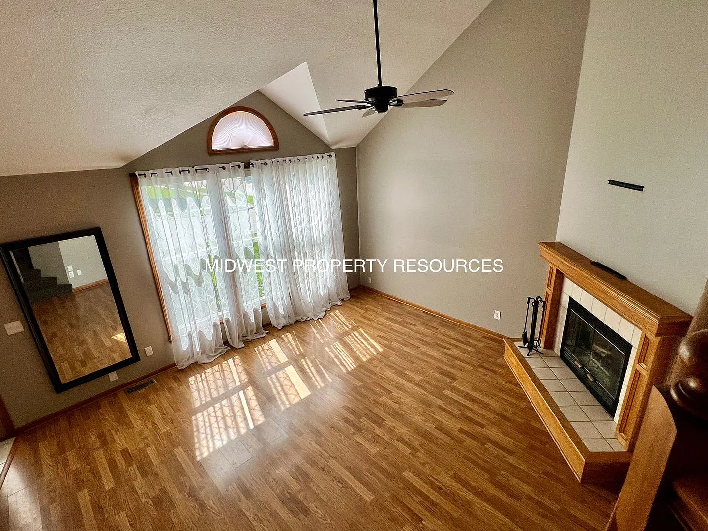 Beautiful 4 Bedroom 3 Full Bath home for Rent. — Photo 4
