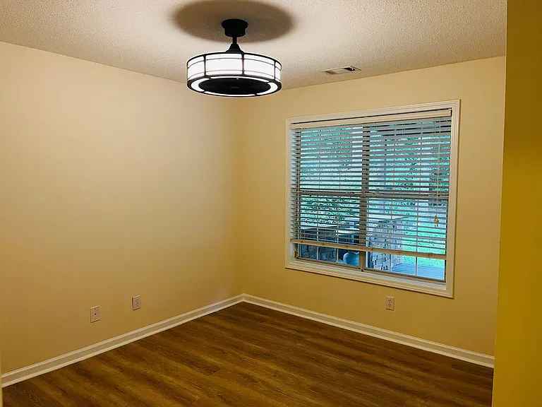 145 Riverside Dr — Photo 30