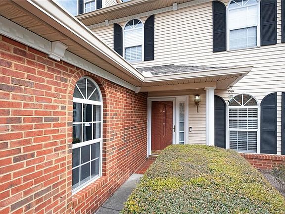 4th image of 1702 Chestnut Oak Dr