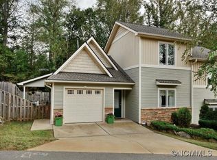 21 Bee Tree Village Pkwy, Swannanoa, NC 28778