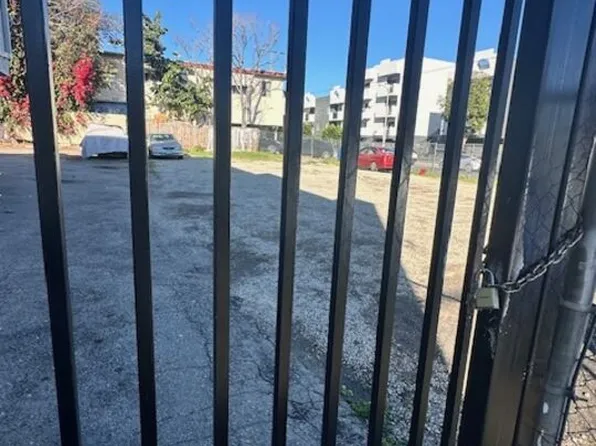 10821 Magnolia Blvd, North Hollywood, CA 91601