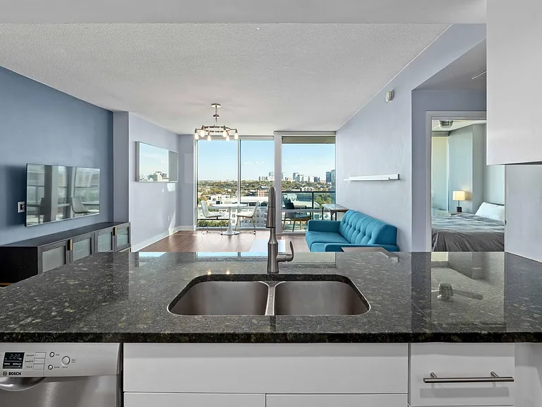 300 Bowie St #1808 — Photo 9