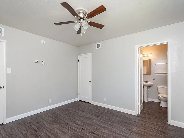 Affordable Living in the Heart of Sacramento! — Photo 28