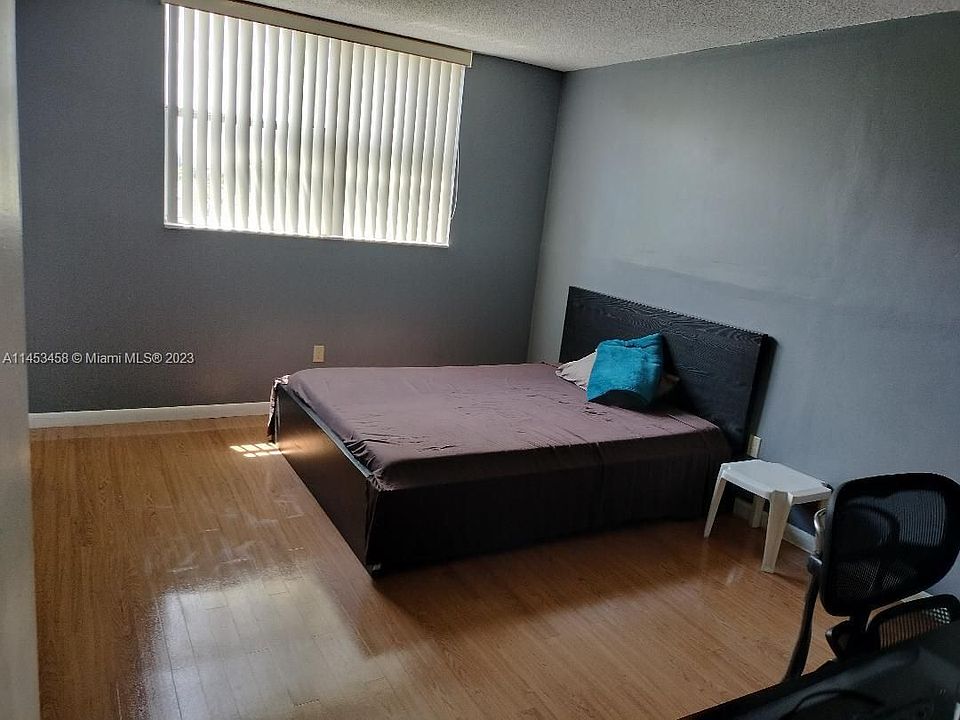 1st image of 1820 N Lauderdale Ave APT 3410