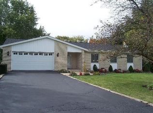 124 Forestview Dr, Bensenville, IL 60106