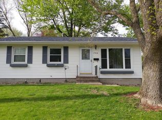 790 W 8th Ave, Marion, IA 52302