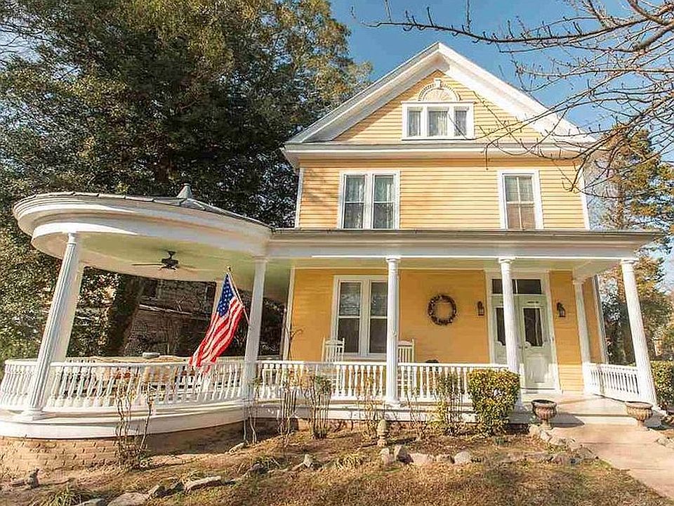 252 N. Main, Chatham, Virgin