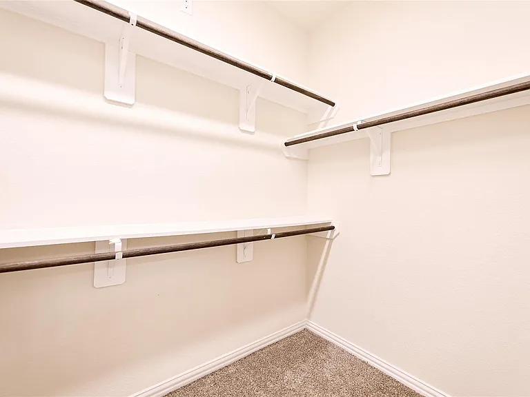604 Linnwood Dr W — Photo 30